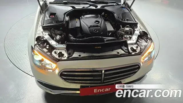 Mercedes-Benz E-Class 2021 — Фото 6/20