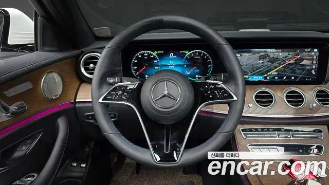 Mercedes-Benz E-Class 2021 — Фото 12/20