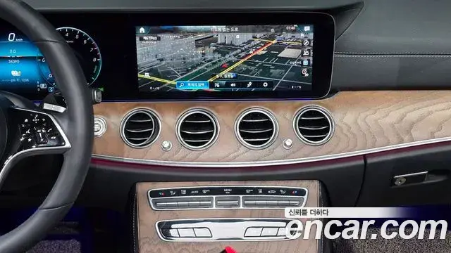 Mercedes-Benz E-Class 2021 — Фото 18/20