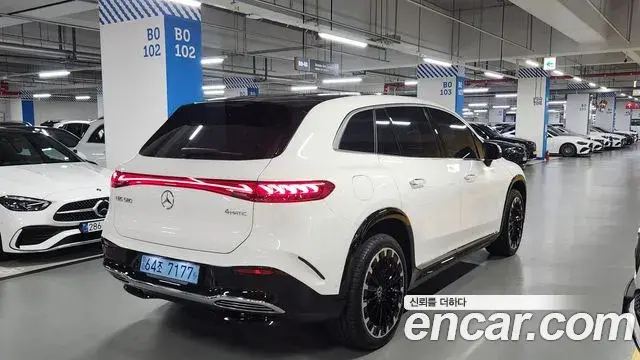 Mercedes-Benz EQS SUV 2023 — Şəkil 8/20