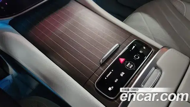 Mercedes-Benz EQS SUV 2023 — Şəkil 16/20
