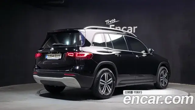 Mercedes-Benz GLB-Class 2021 — Photo 2/20