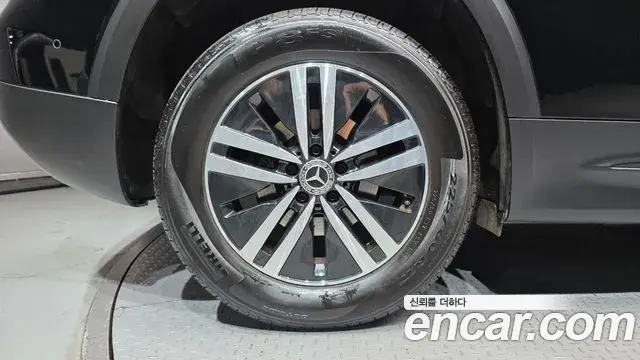 Mercedes-Benz GLB-Class 2021 — Photo 5/20