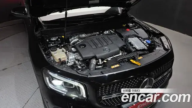 Mercedes-Benz GLB-Class 2021 — Photo 6/20