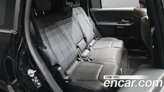Mercedes-Benz GLB-Class 2021 — Photo 11/20