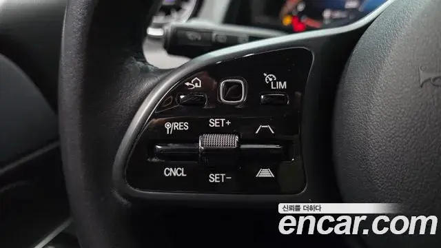 Mercedes-Benz GLB-Class 2021 — Photo 20/20