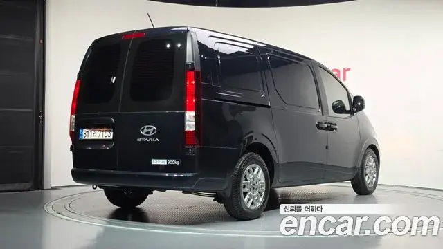 Hyundai Staria 2024 — Photo 2/20