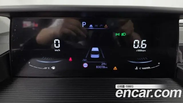 Hyundai Staria 2024 — Photo 8/20