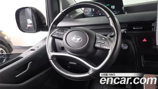Hyundai Staria 2024 — Photo 13/20