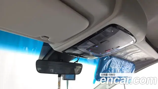 Hyundai Staria 2024 — Photo 17/20