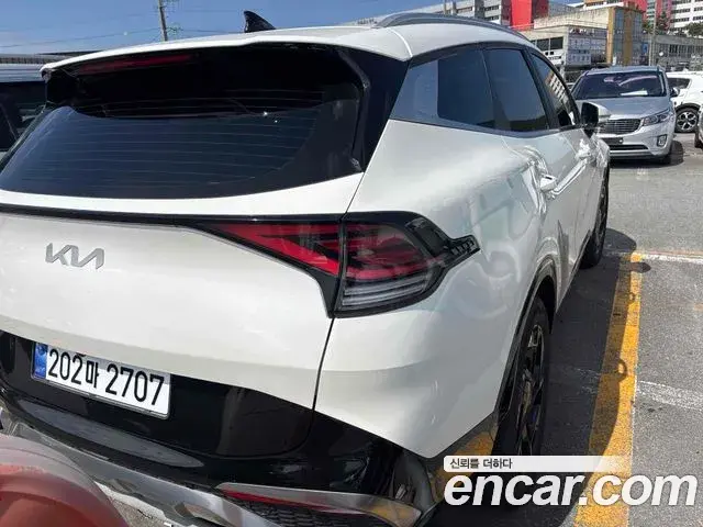 Kia Sportage 2021 — Фото 2/18
