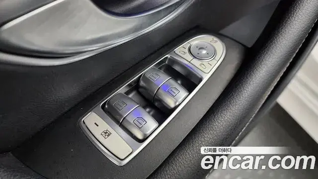 Mercedes-Benz E-Class 2018 — Фото 17/20