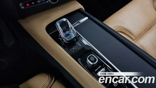 Volvo XC90 2021 — Фото 9/20