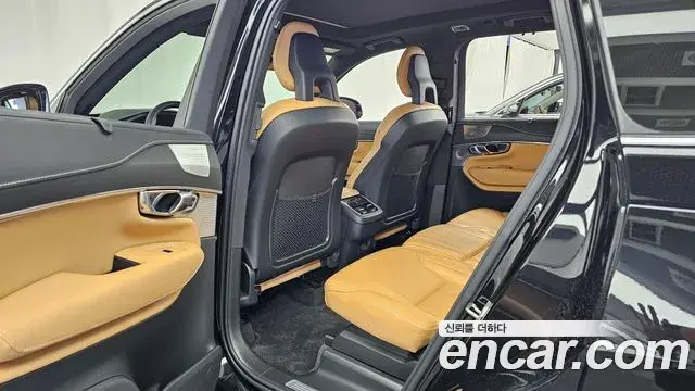 Volvo XC90 2021 — Фото 11/20