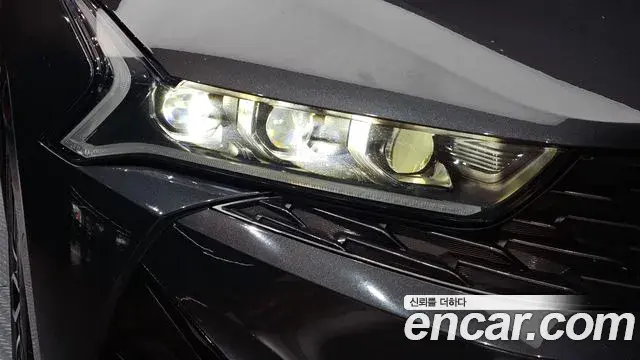 Kia K5 2021 — Şəkil 17/32