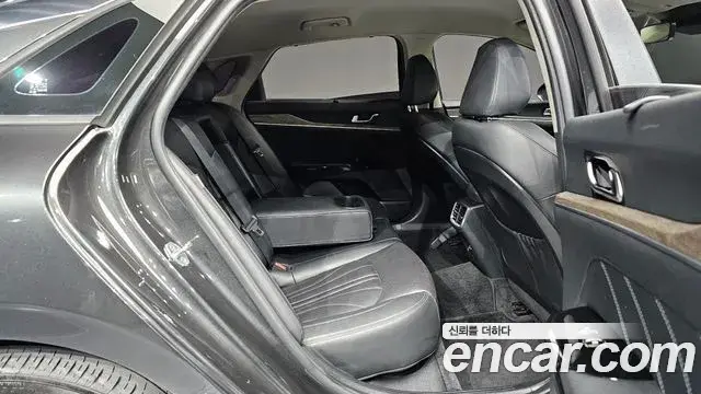 Kia K5 2021 — Şəkil 23/32