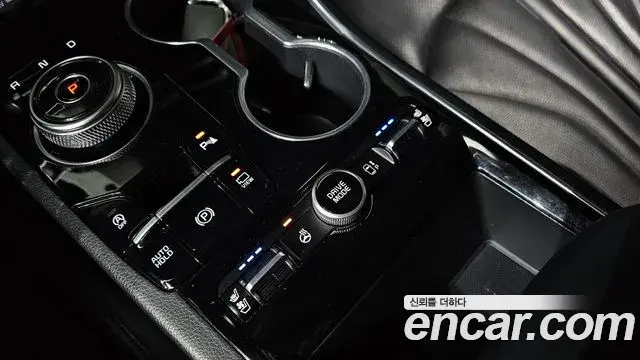 Kia K5 2021 — Şəkil 20/32