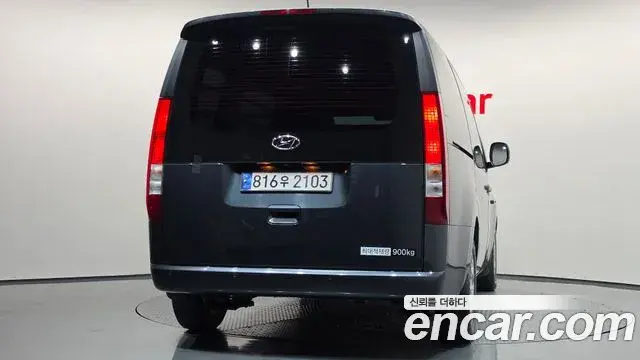 Hyundai Staria 2023 — Фото 4/20