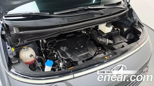 Hyundai Staria 2023 — Фото 6/20