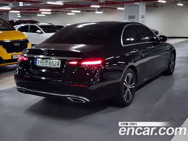 Mercedes-Benz E-Class 2021 — Фото 1/20