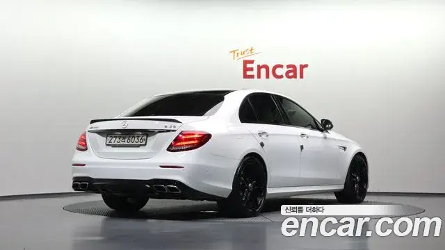 Mercedes-Benz E-Class 2019 — Фото 2/20