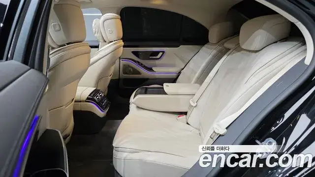 Mercedes-Benz S-Class 2025 — Фото 12/20