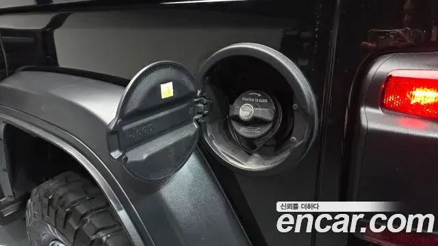 Jeep Wrangler 2022 — Фото 13/20