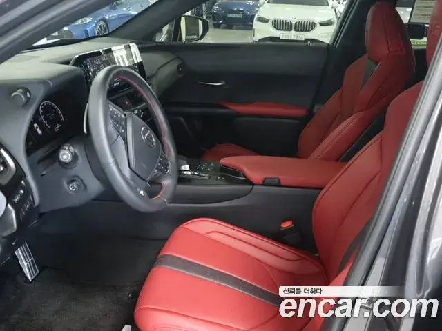 Lexus UX300h 2025 — Şəkil 15/16