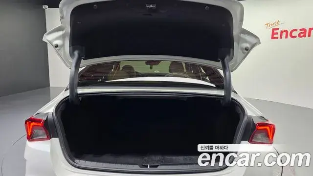 Kia K5 2020 — Photo 33/34