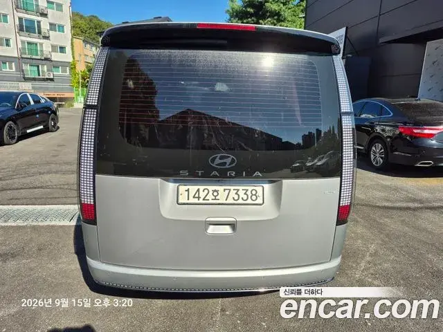Hyundai Staria 2025 — Photo 3/19