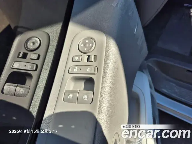 Hyundai Staria 2025 — Photo 15/19