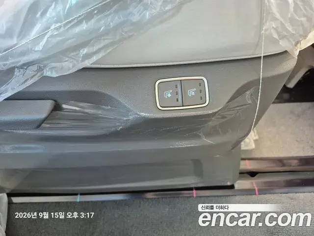 Hyundai Staria 2025 — Photo 16/19