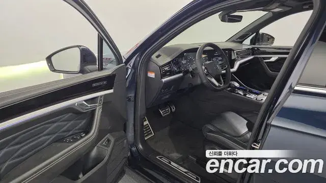 Volkswagen Touareg 2024 — Şəkil 38/40