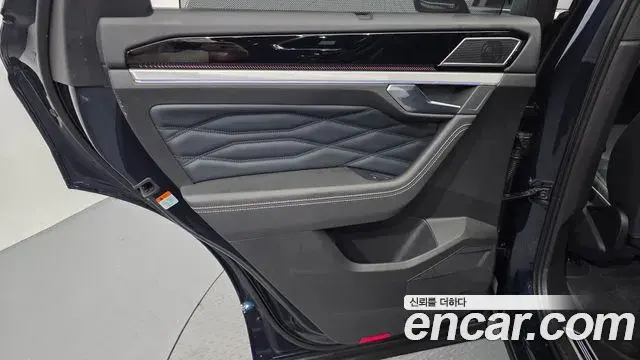 Volkswagen Touareg 2024 — Şəkil 34/40