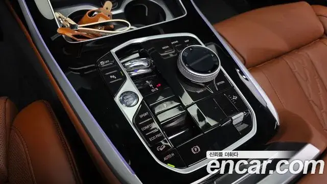 BMW X7 2024 — Photo 9/20