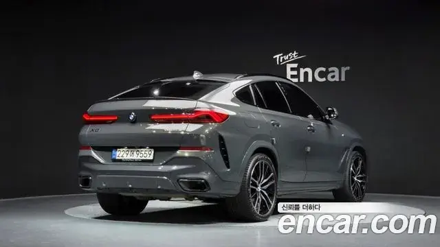 BMW X6 2022 — Фото 2/20