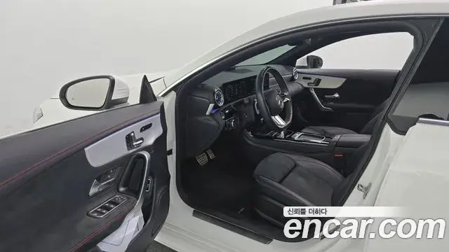 Mercedes-Benz CLA-Class 2024 — Фото 10/20