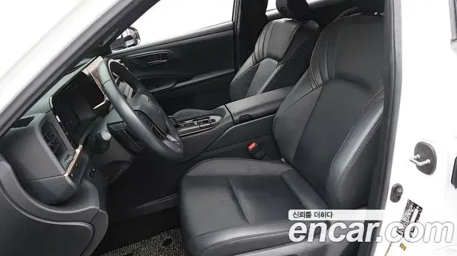 Toyota Crown Crossover 2023 — Photo 7/20