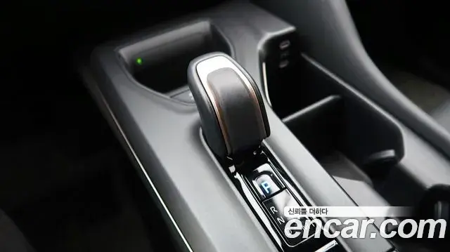 Toyota Crown Crossover 2023 — Photo 9/20