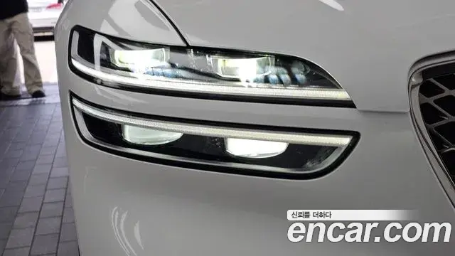 Genesis GV70 2023 — Photo 14/34