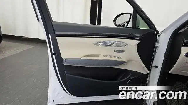 Genesis GV70 2023 — Photo 23/34
