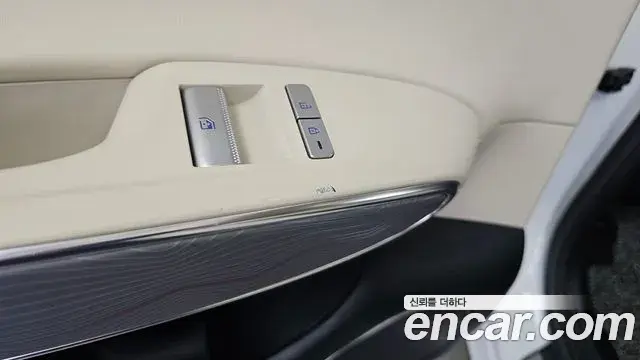 Genesis GV70 2023 — Photo 22/34