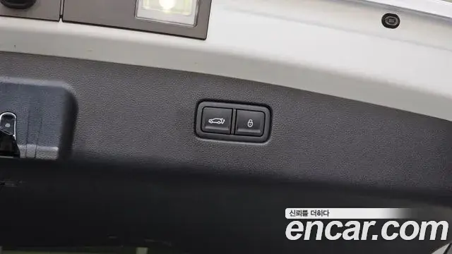 Genesis GV70 2023 — Photo 19/34