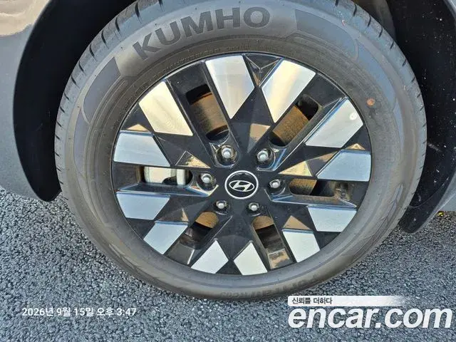 Hyundai Staria 2025 — Photo 4/20