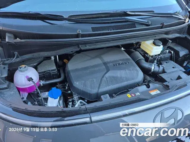 Hyundai Staria 2025 — Photo 5/20