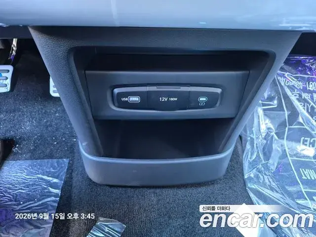 Hyundai Staria 2025 — Photo 13/20
