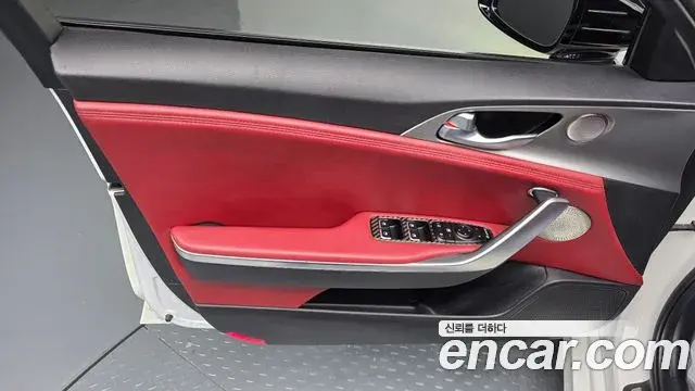 Kia Stinger 2020 — Şəkil 28/41