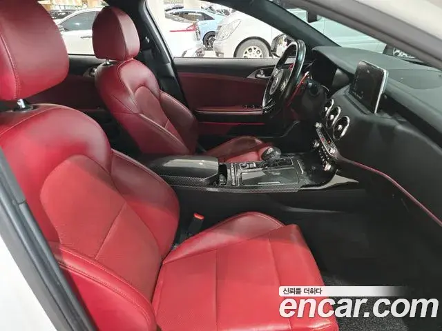 Kia Stinger 2020 — Şəkil 26/41