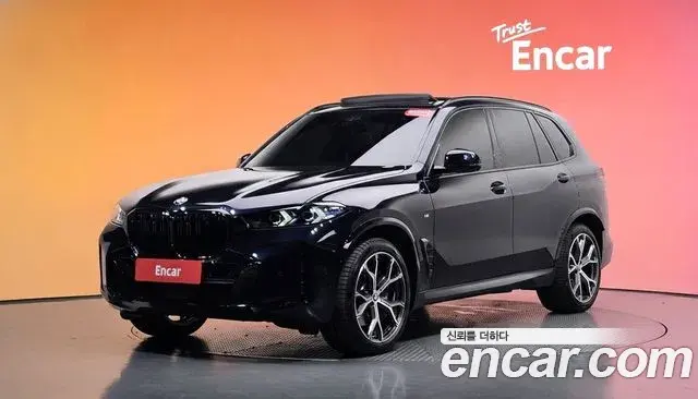 BMW X5 2025 — Фото 1/20