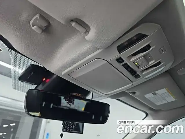 Toyota Highlander 2023 — Photo 5/19